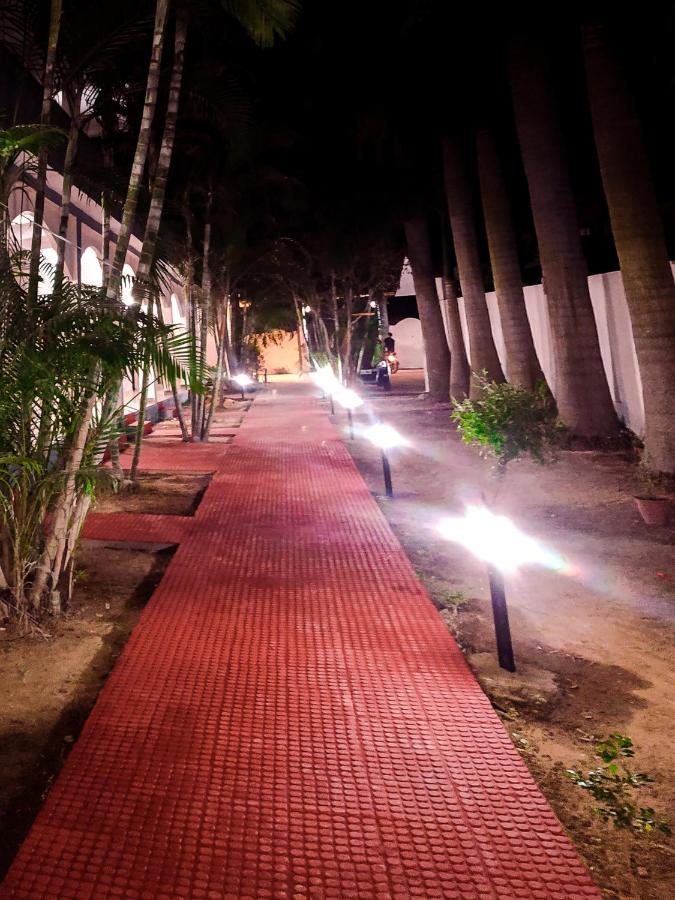 Hotel Jungle Palace Resort Umariā Εξωτερικό φωτογραφία