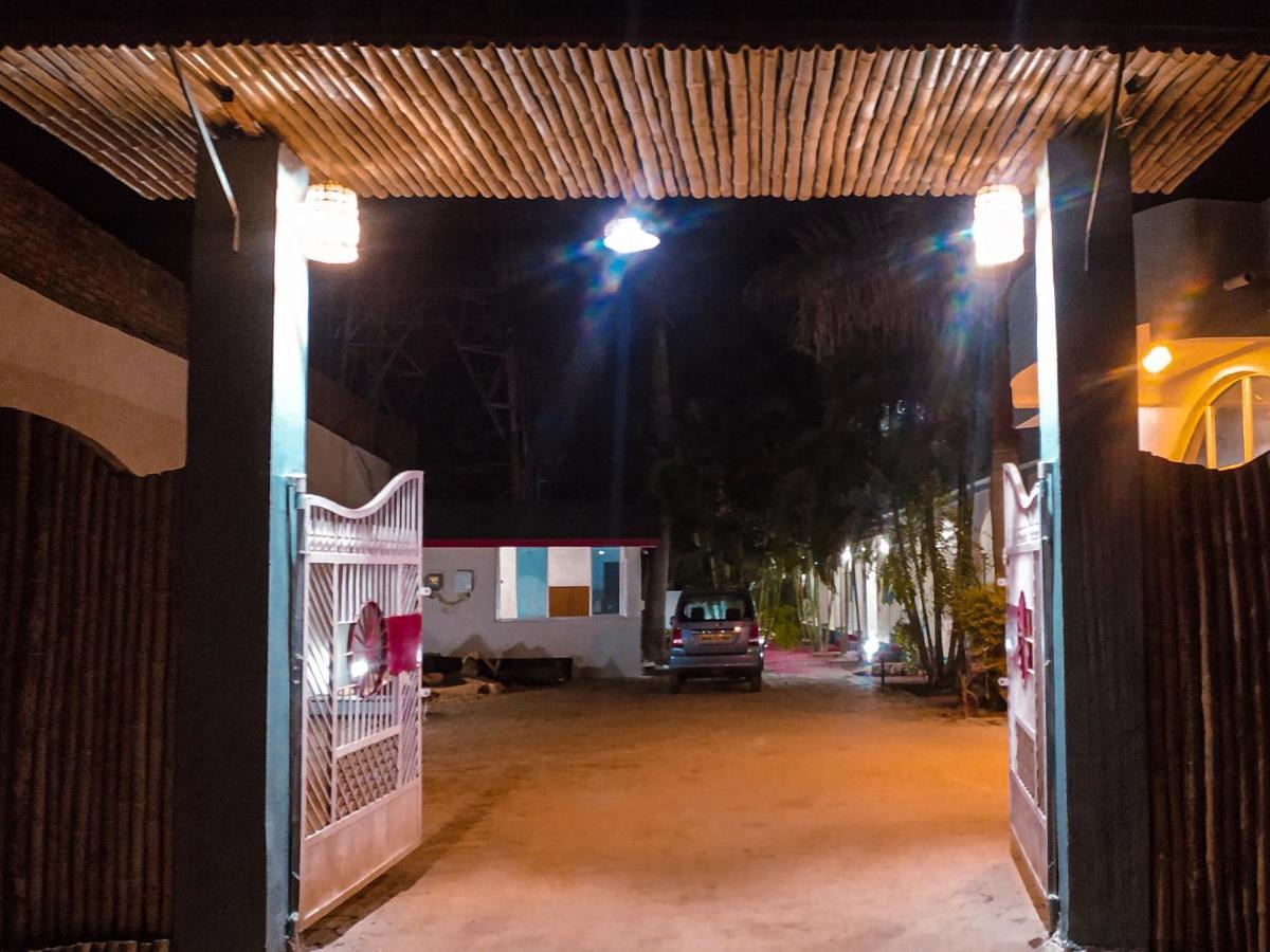 Hotel Jungle Palace Resort Umariā Εξωτερικό φωτογραφία