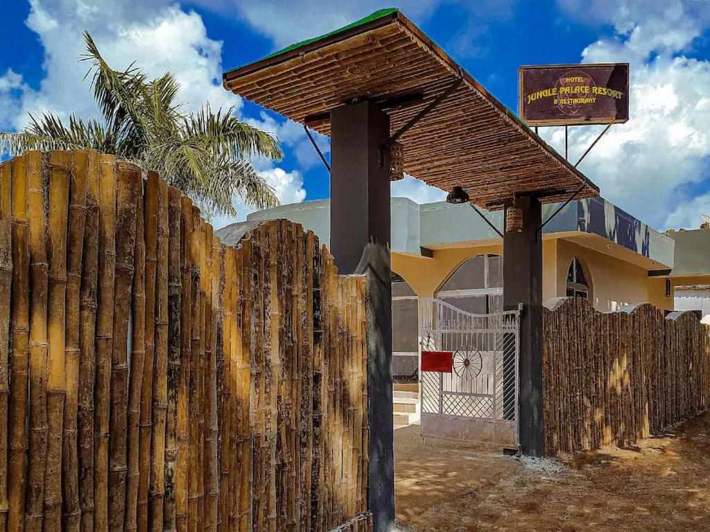 Hotel Jungle Palace Resort Umariā Εξωτερικό φωτογραφία