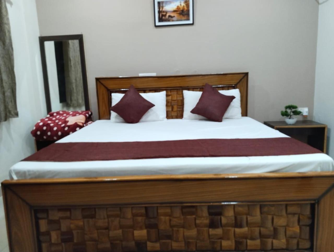 Hotel Jungle Palace Resort Umariā Εξωτερικό φωτογραφία