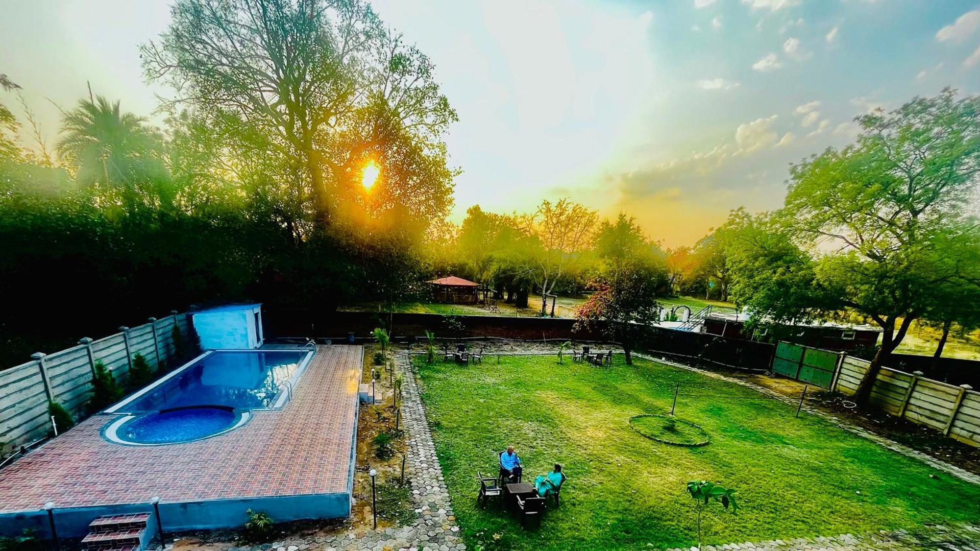 Hotel Jungle Palace Resort Umariā Εξωτερικό φωτογραφία