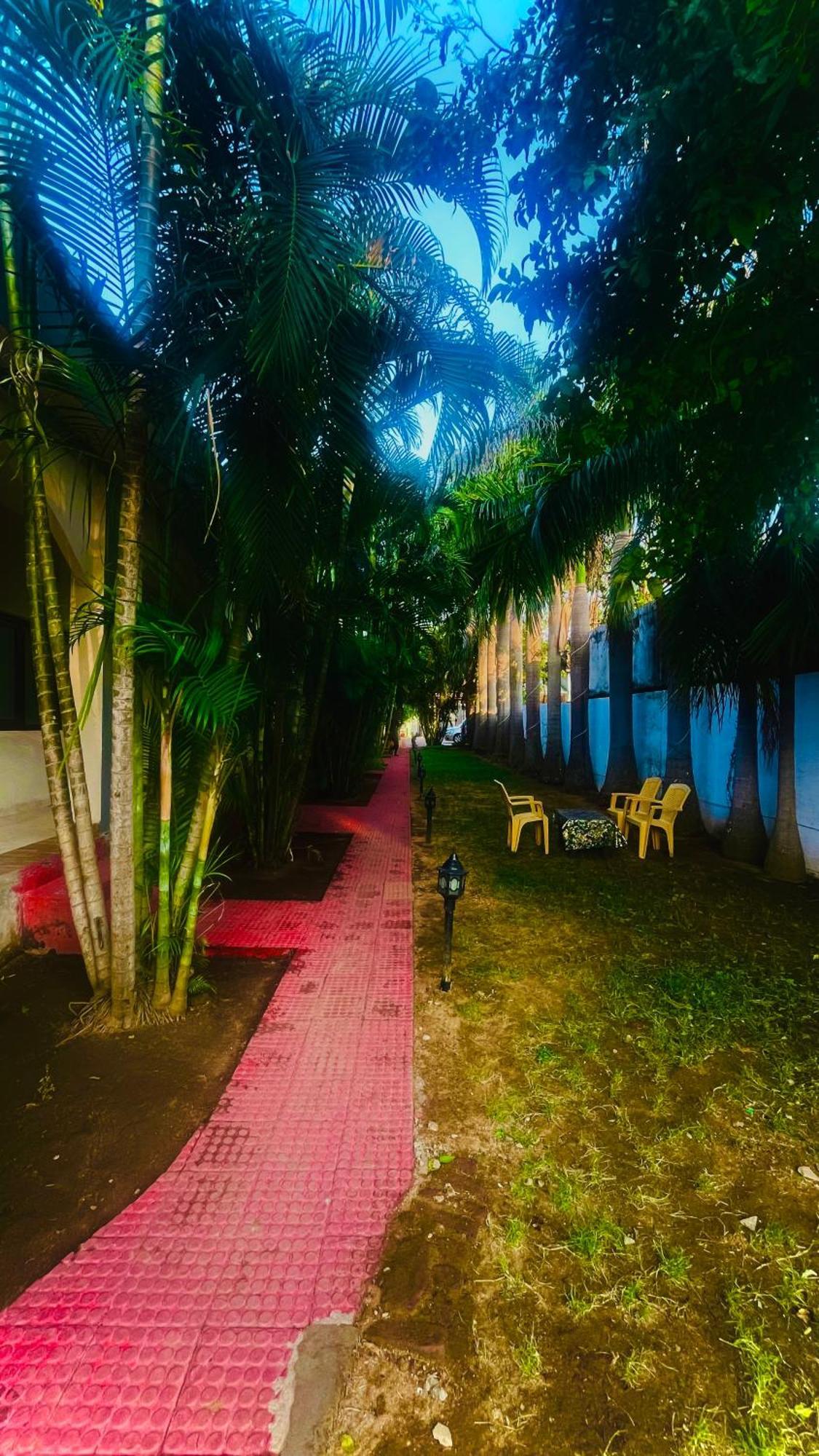 Hotel Jungle Palace Resort Umariā Εξωτερικό φωτογραφία
