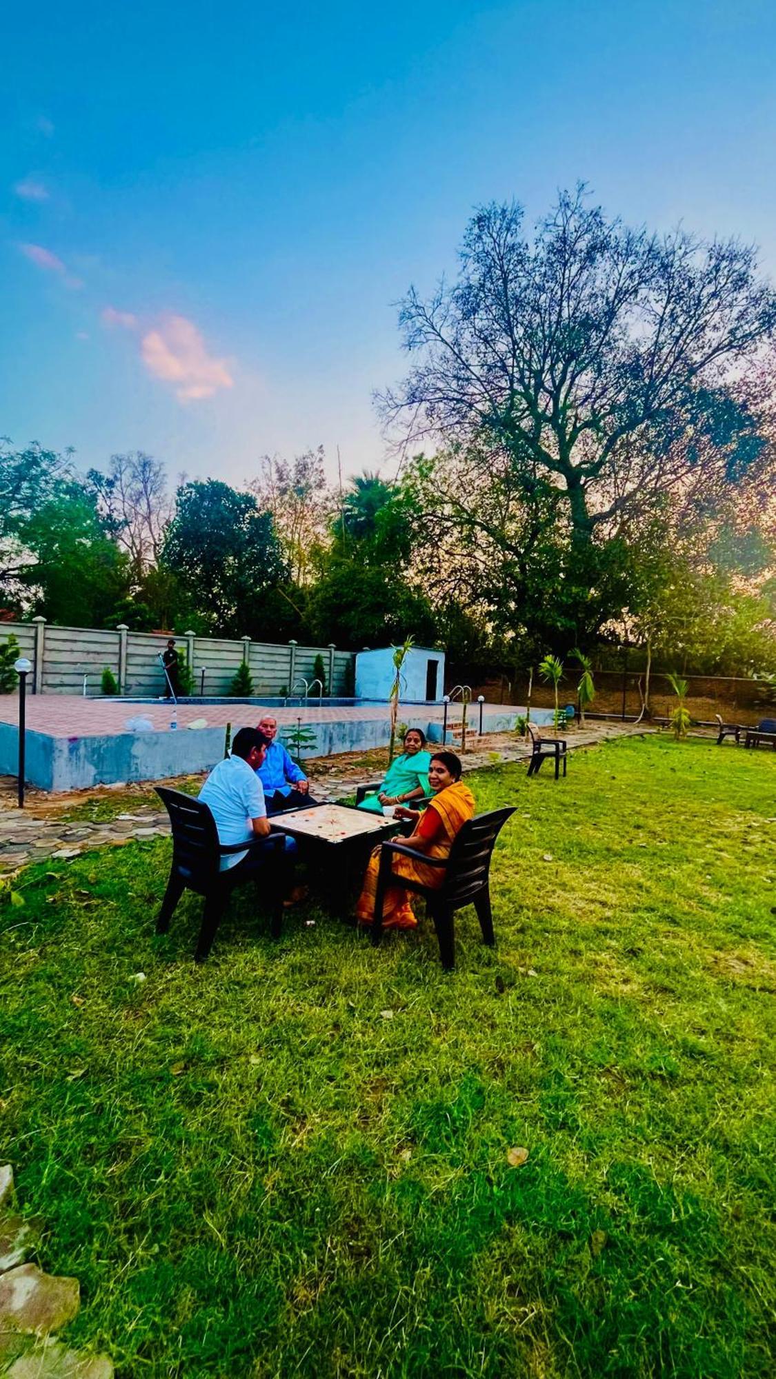 Hotel Jungle Palace Resort Umariā Εξωτερικό φωτογραφία