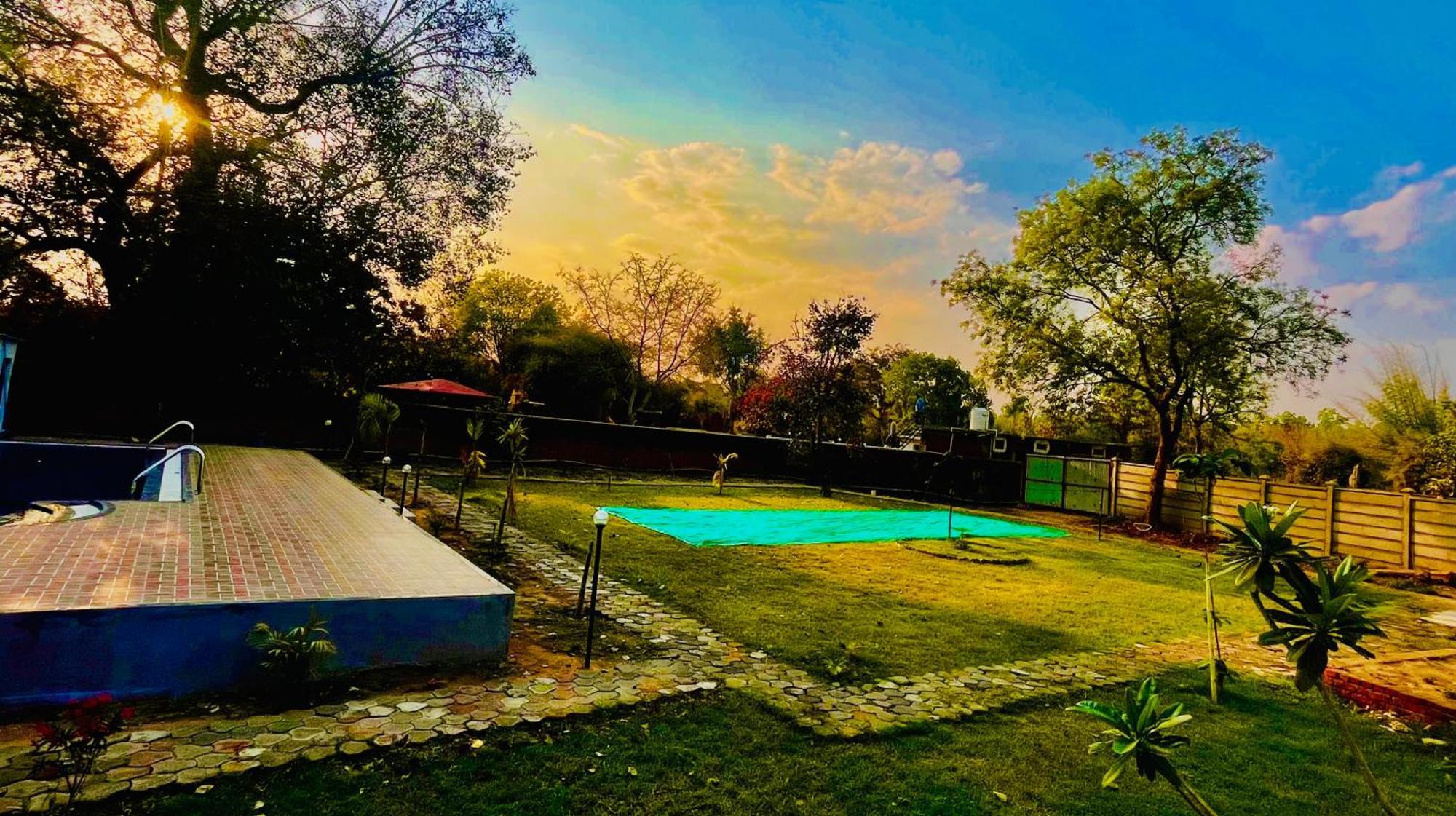Hotel Jungle Palace Resort Umariā Εξωτερικό φωτογραφία